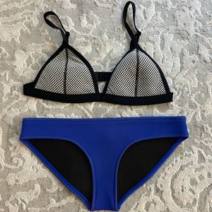 TRIANGL BIKINI SET -LIKE NEW